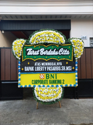 Papan Bunga Duka di Pengawu